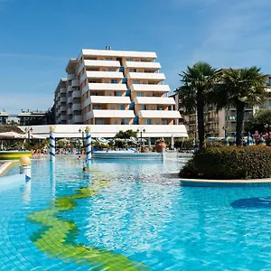 4* Hotel Aparthotel Holiday